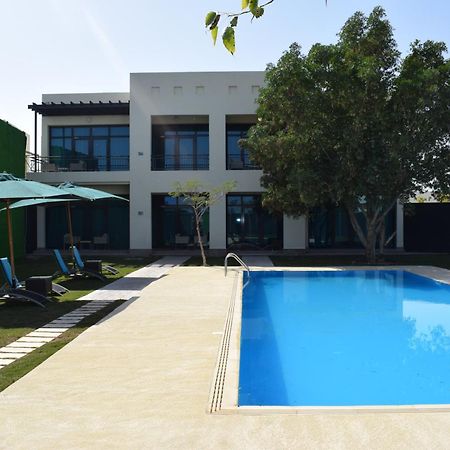 เรทาจ ซัลวา รีสอร์ต แอนด์ สปา Hotel โดฮา ภายนอก รูปภาพ A villa in Al Reef