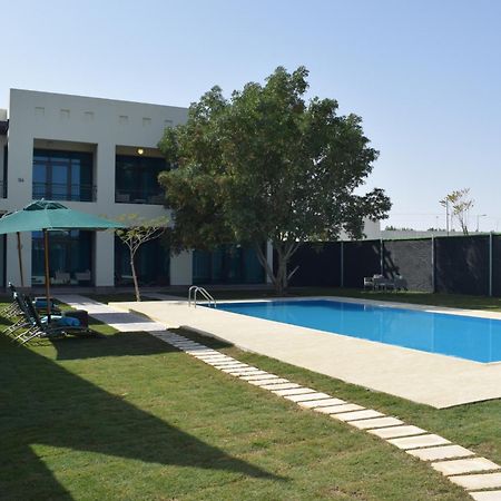 เรทาจ ซัลวา รีสอร์ต แอนด์ สปา Hotel โดฮา ภายนอก รูปภาพ A villa in Al Reef