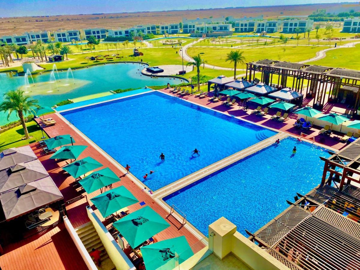 เรทาจ ซัลวา รีสอร์ต แอนด์ สปา Hotel โดฮา ภายนอก รูปภาพ The pool at the Al-Jazair Resort