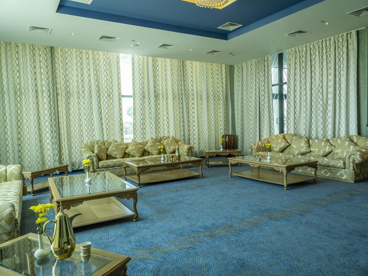 เรทาจ ซัลวา รีสอร์ต แอนด์ สปา Hotel Al Rayyan ภายนอก รูปภาพ The lounge at the airport