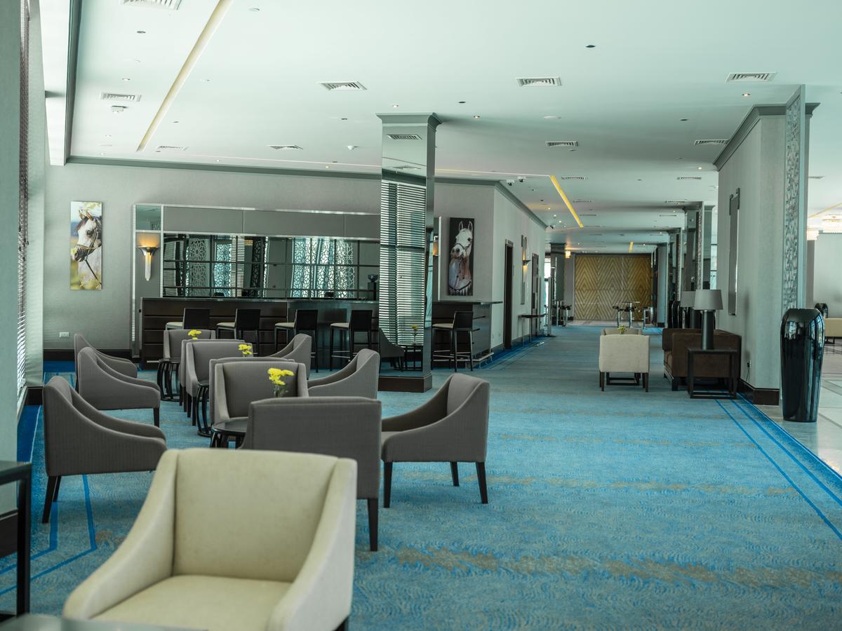 เรทาจ ซัลวา รีสอร์ต แอนด์ สปา Hotel โดฮา ภายนอก รูปภาพ The lounge at the airport