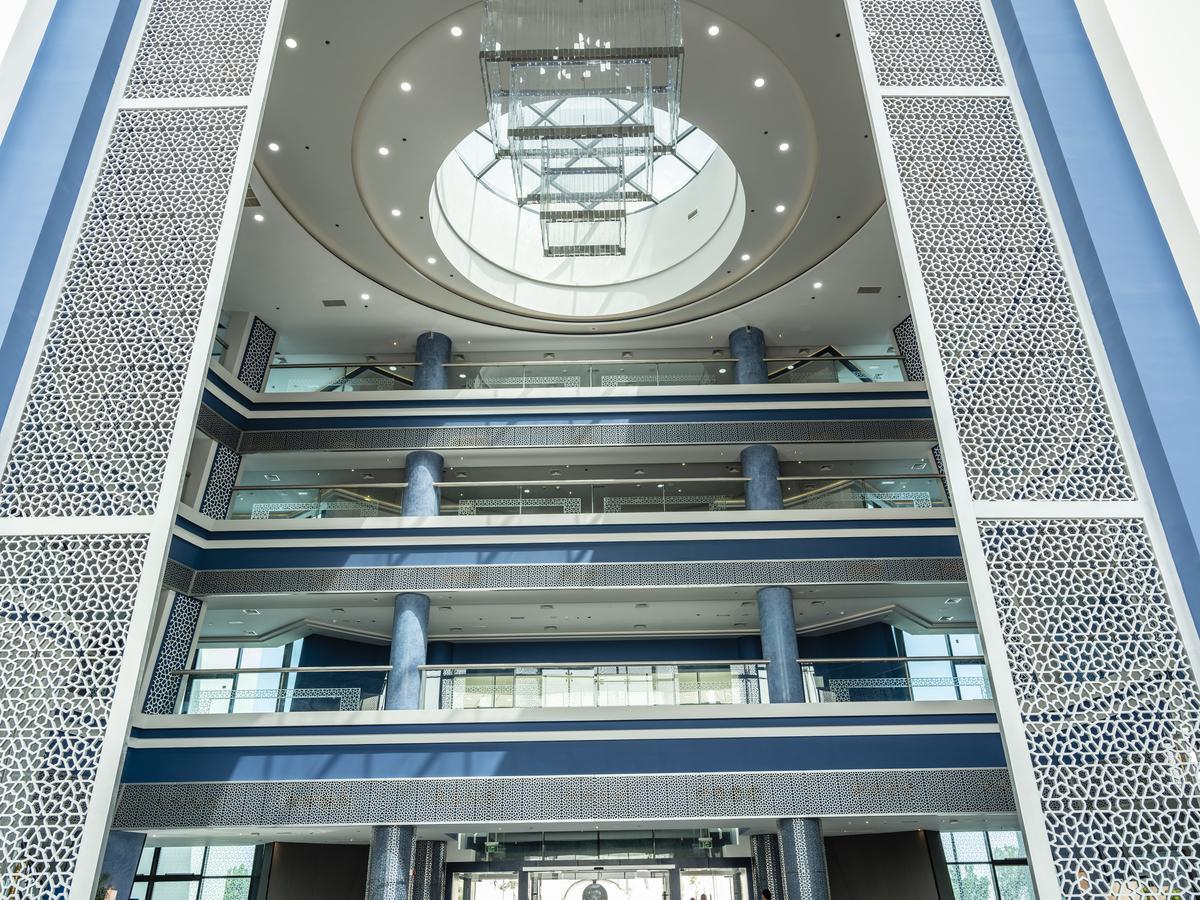 เรทาจ ซัลวา รีสอร์ต แอนด์ สปา Hotel โดฮา ภายนอก รูปภาพ Interior of the library