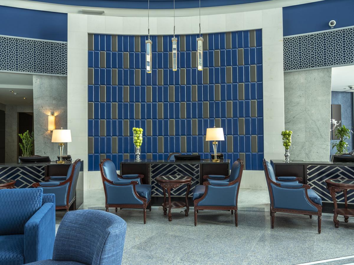 เรทาจ ซัลวา รีสอร์ต แอนด์ สปา Hotel โดฮา ภายนอก รูปภาพ The lobby of the hotel