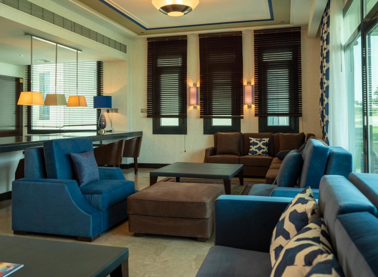 เรทาจ ซัลวา รีสอร์ต แอนด์ สปา Hotel โดฮา ภายนอก รูปภาพ The Club at Changi Airport